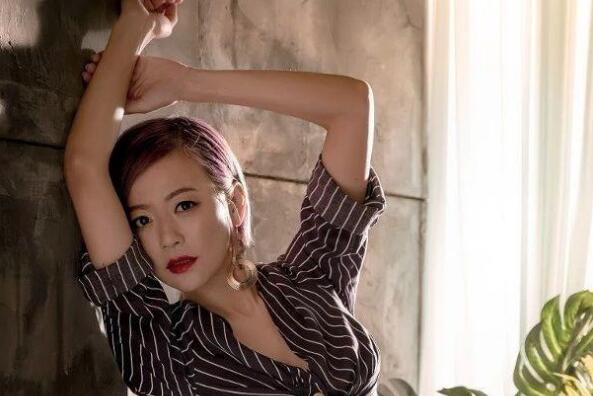 梁敏仪电影鸭王露三点好劲爆