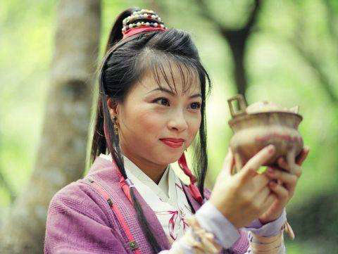 游坦之亲吻阿紫的脚在第几集(阿紫折磨游坦之哪一集)