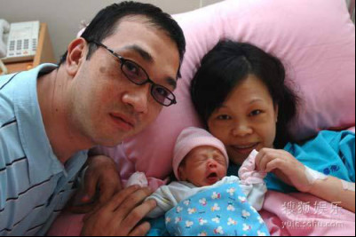 彭佳慧夜会小鲜肉出轨事件揭秘