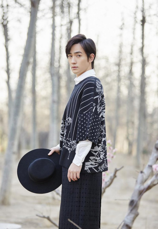 朱一龙眼睛为什么总是红的？朱一龙毛猴是什