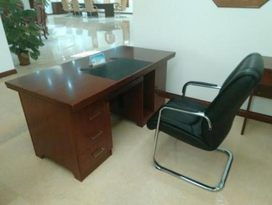 办公桌上为什么要放一块石头(办公桌上摆石头) 办公桌上为什么要放一块石头(办公桌上摆石头)