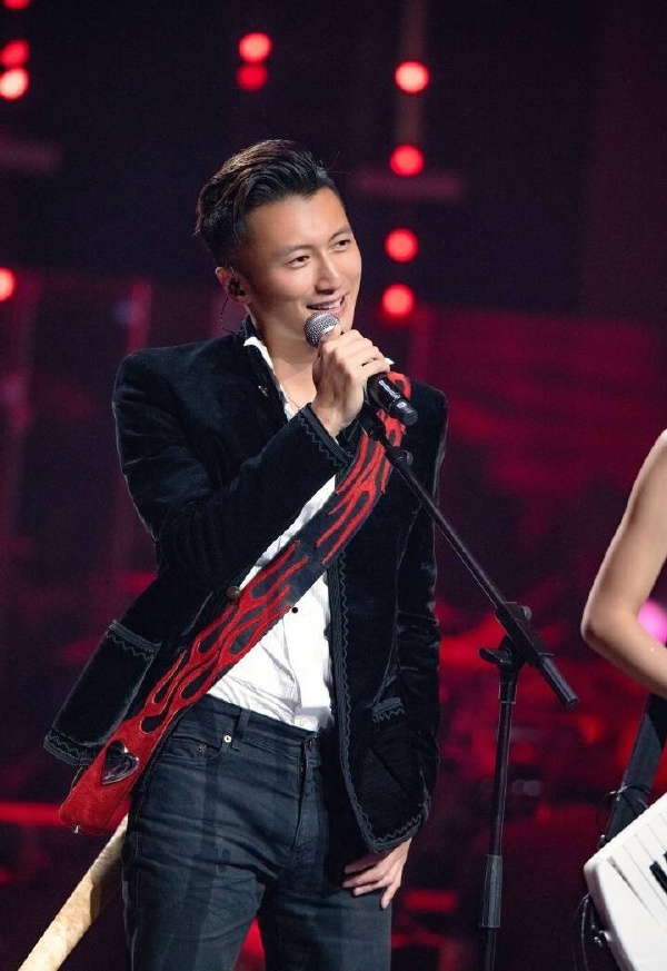 谢霆锋与王菲哪个有钱(谢霆锋和王菲还好吗)