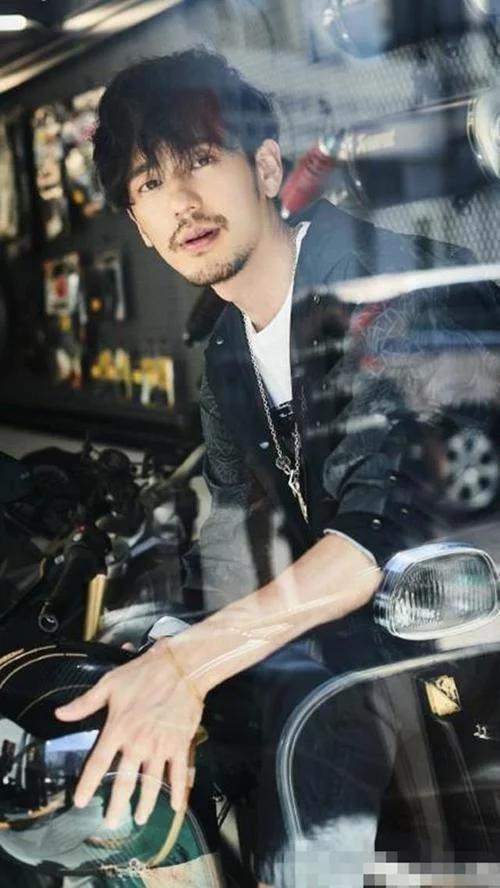 白宇突厥什么梗?白宇玫瑰花的刺、胡子又是 白宇突厥什么梗?白宇玫瑰花的刺、胡子又是