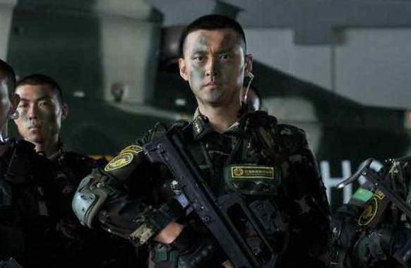 任柯诺为什么老演飞行员(演员任柯诺照片) 任柯诺为什么老演飞行员(演员任柯诺照片)