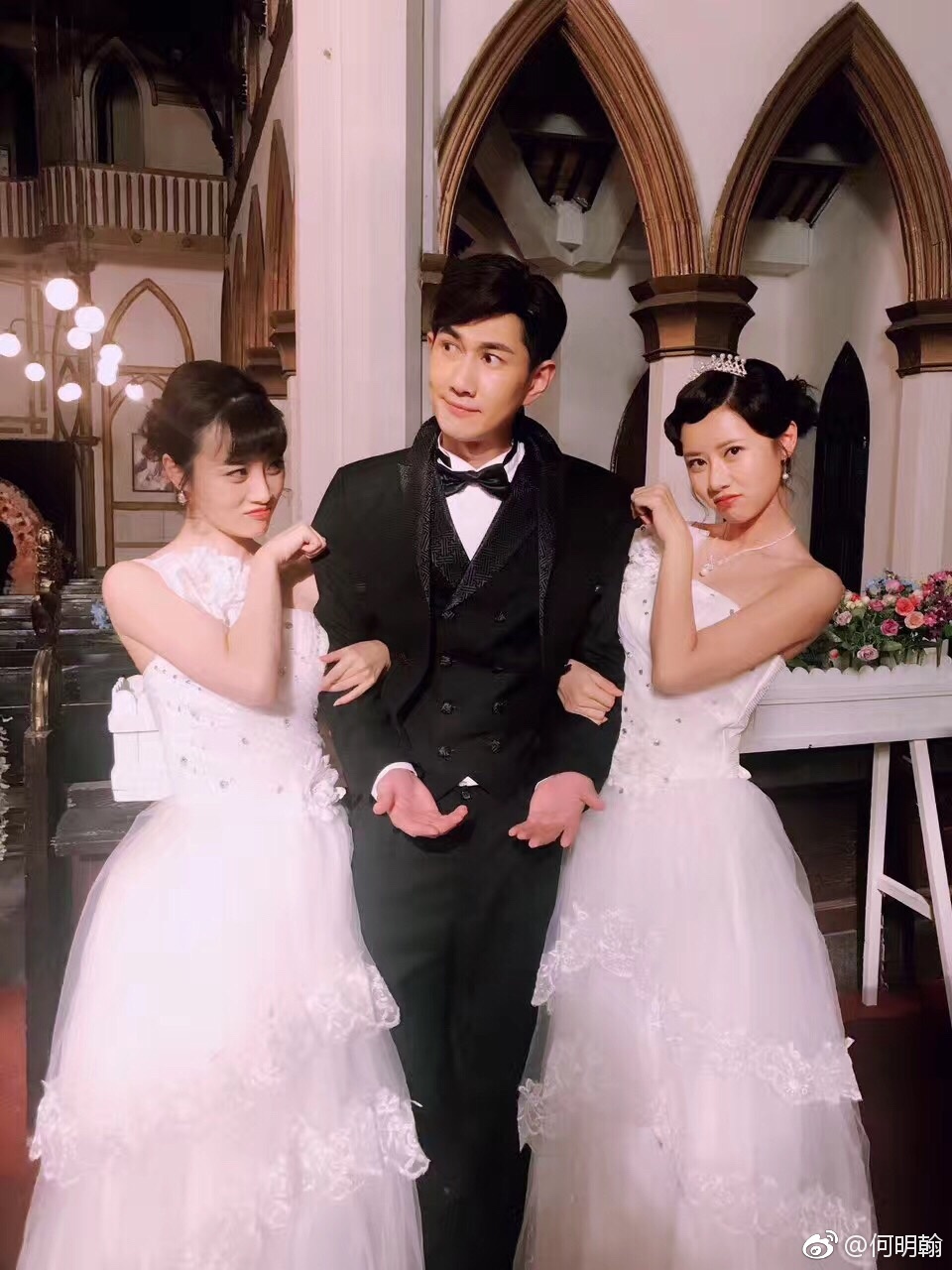 何明翰陈键锋好像的对比图