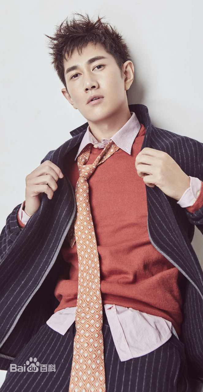 何明翰陈键锋好像的对比图