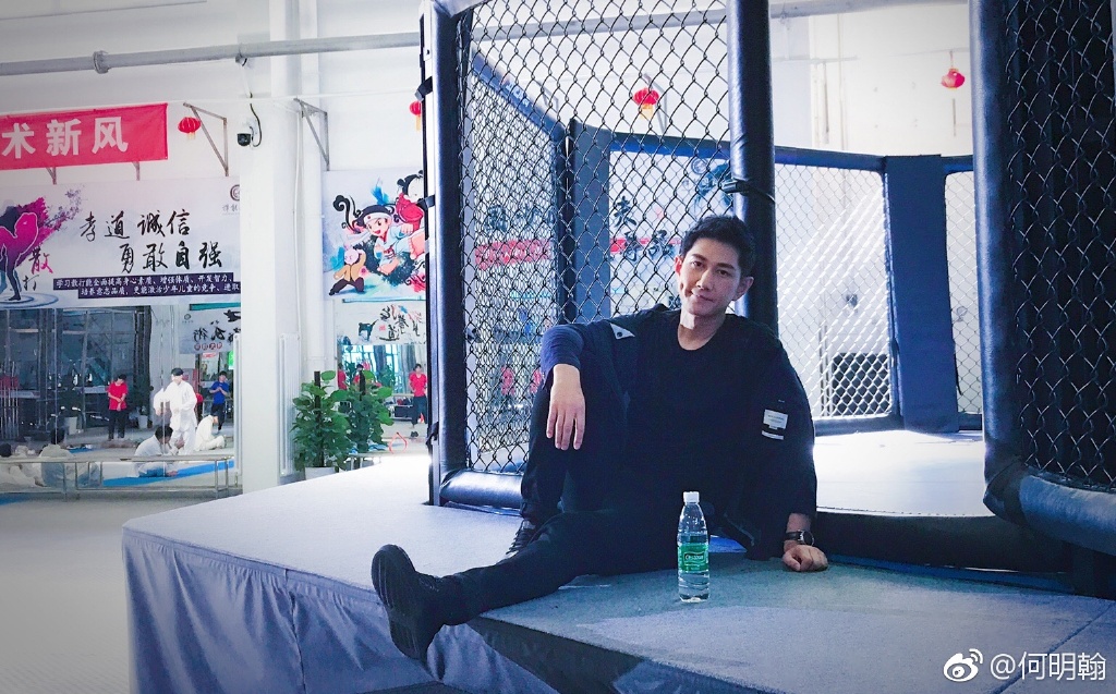 何明翰陈键锋好像的对比图