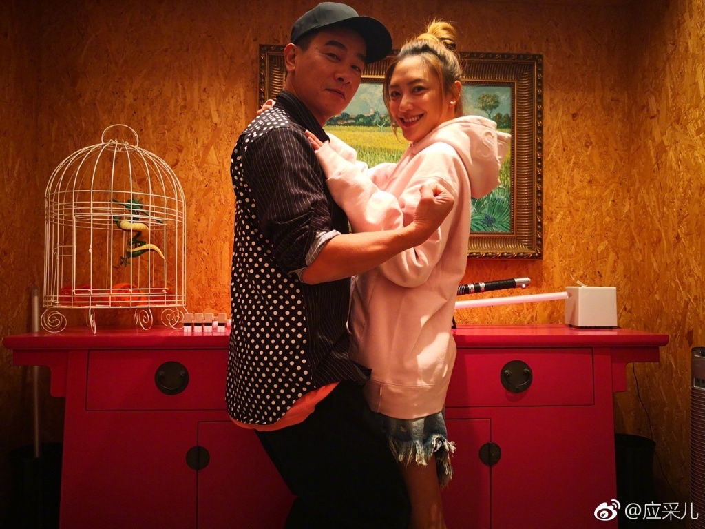 应采儿为什么叫ding？应采儿有兄弟姐妹