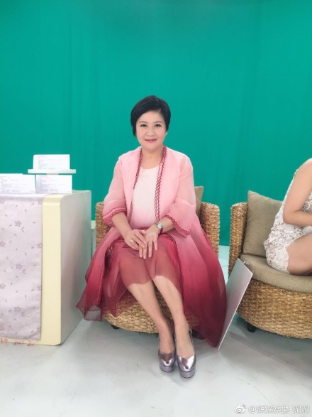 崔佩仪老公很有钱(崔佩仪年轻时照片)