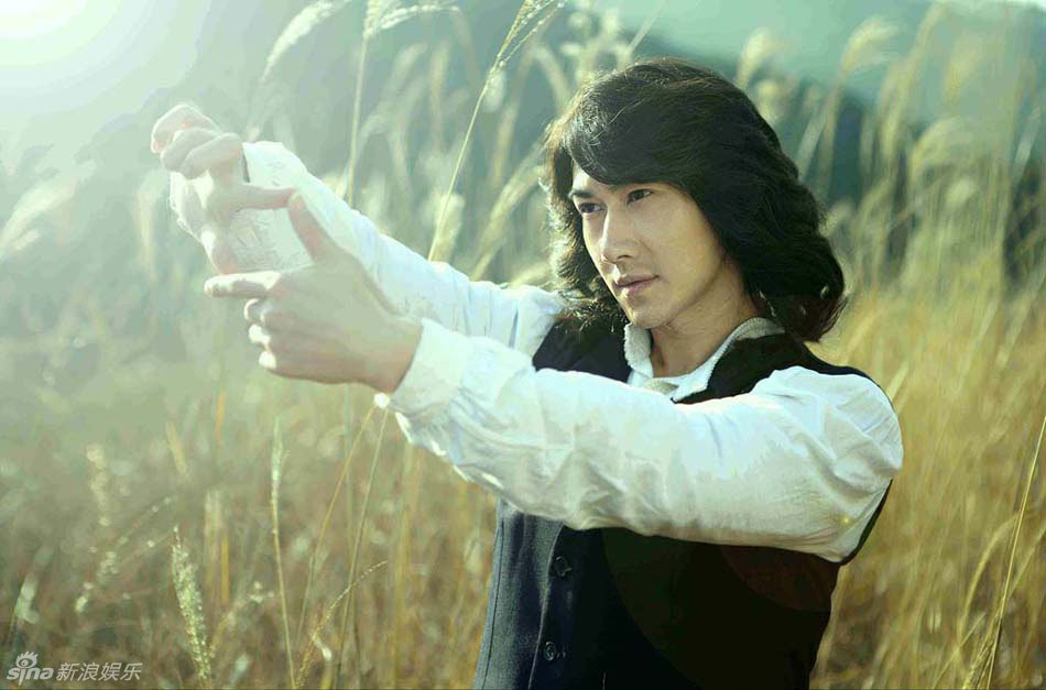 何明翰陈键锋好像的对比图