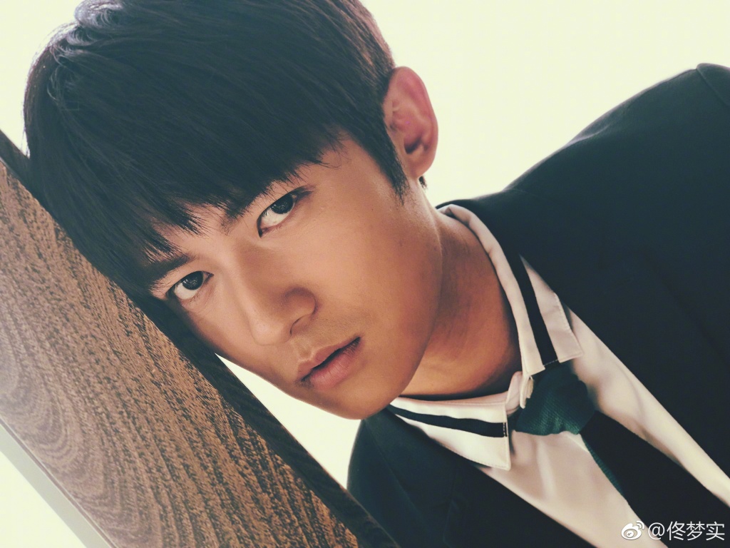 佟梦实家里是做什么的?佟梦实上一年级是哪