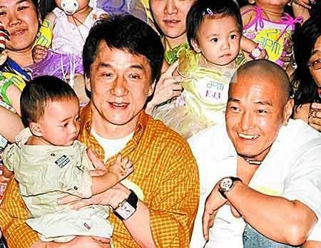 卢惠光和成龙和解了吗？卢惠光现在过得很惨(卢惠光为什么被成龙辞退)