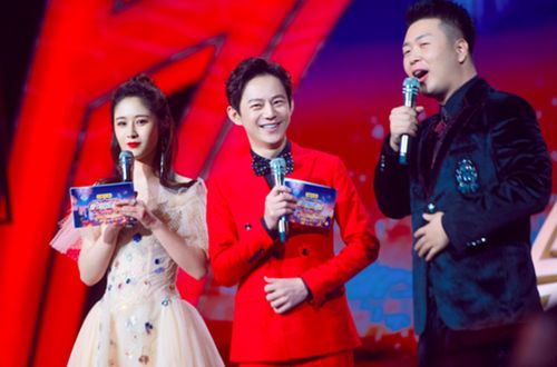 何炅救场最厉害的一次视频(何炅救场名场面)