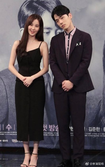 徐贤真男朋友是李光洙吗?徐贤真尴尬颁奖典 徐贤真男朋友是李光洙吗?徐贤真尴尬颁奖典