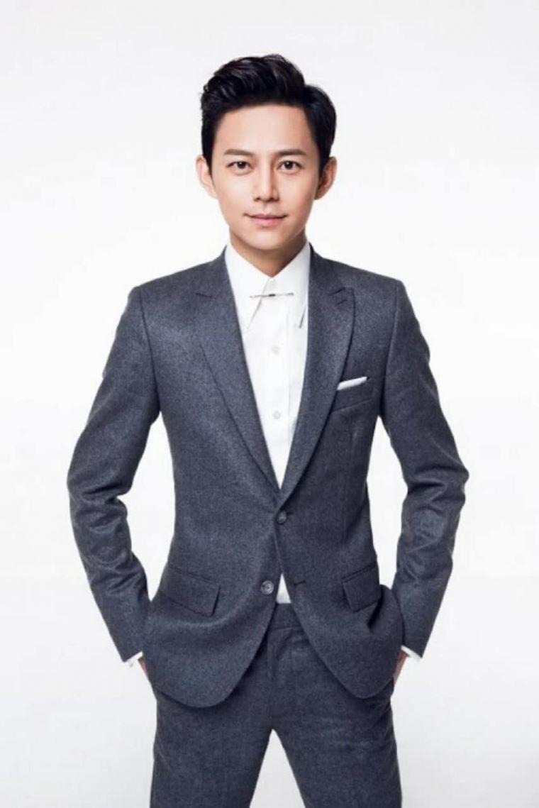 何炅救场最厉害的一次视频(何炅救场名场面)