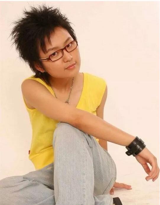 笔畅脸怎么突然变小变瘦了？脸是做了削骨整