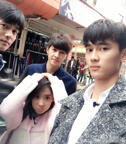 邢菲和李宏毅是情侣吗结婚没？邢菲真实身高