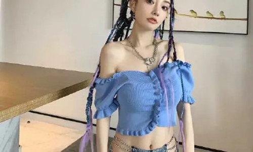 李小璐和小鲜肉明星共度一夜(李小璐新恋情疑曝光 与小鲜肉约看电影) 李小璐和小鲜肉明星共度一夜(李小璐新恋情疑曝光 与小鲜肉约看电影)