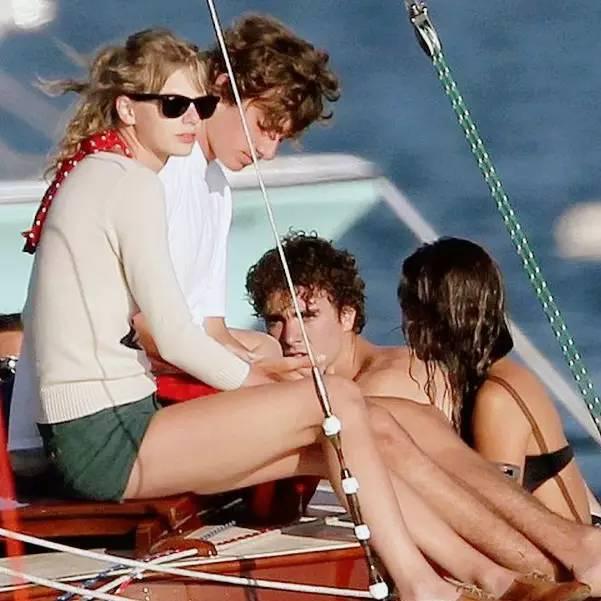 霉霉历届男友盘点(霉霉的男友)