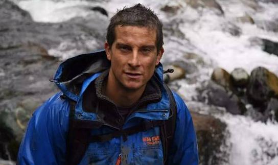 贝爷被蜜獾追了六小时?不是贝爷是《上帝也