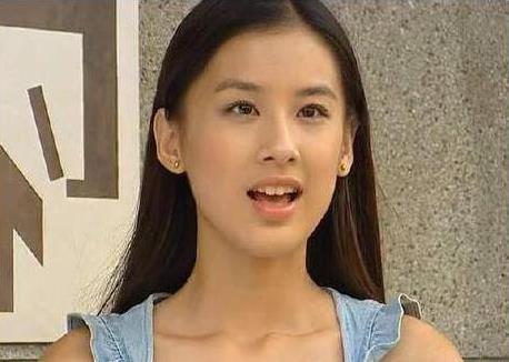 黄圣依为什么和周星驰闹翻？黄圣依的人品怎(黄圣依喜欢周星驰吗)