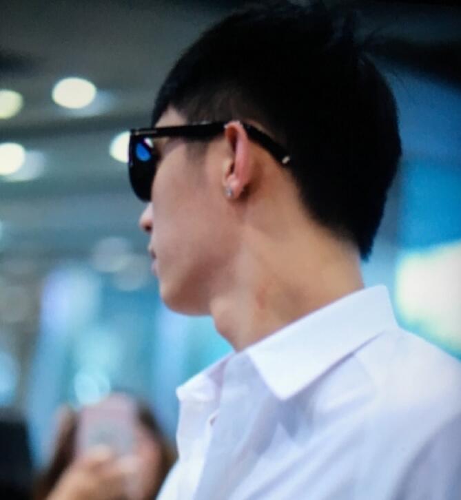 黄景瑜脖子上的吻痕是怎么回事