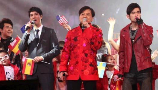 成龙60大寿怎么不请周润发?周润发敢惹成