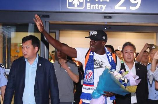 登巴巴断腿花了多少钱治疗 登巴巴断腿x光