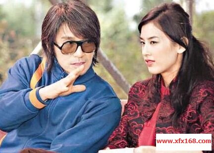 黄圣依为什么和周星驰闹翻？黄圣依的人品怎(黄圣依喜欢周星驰吗)