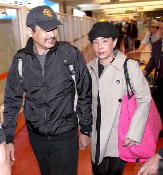 成龙60大寿怎么不请周润发？周润发敢惹成