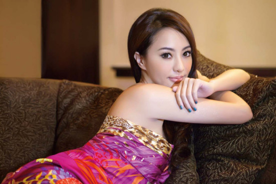 关颖和小S比脚臭视频