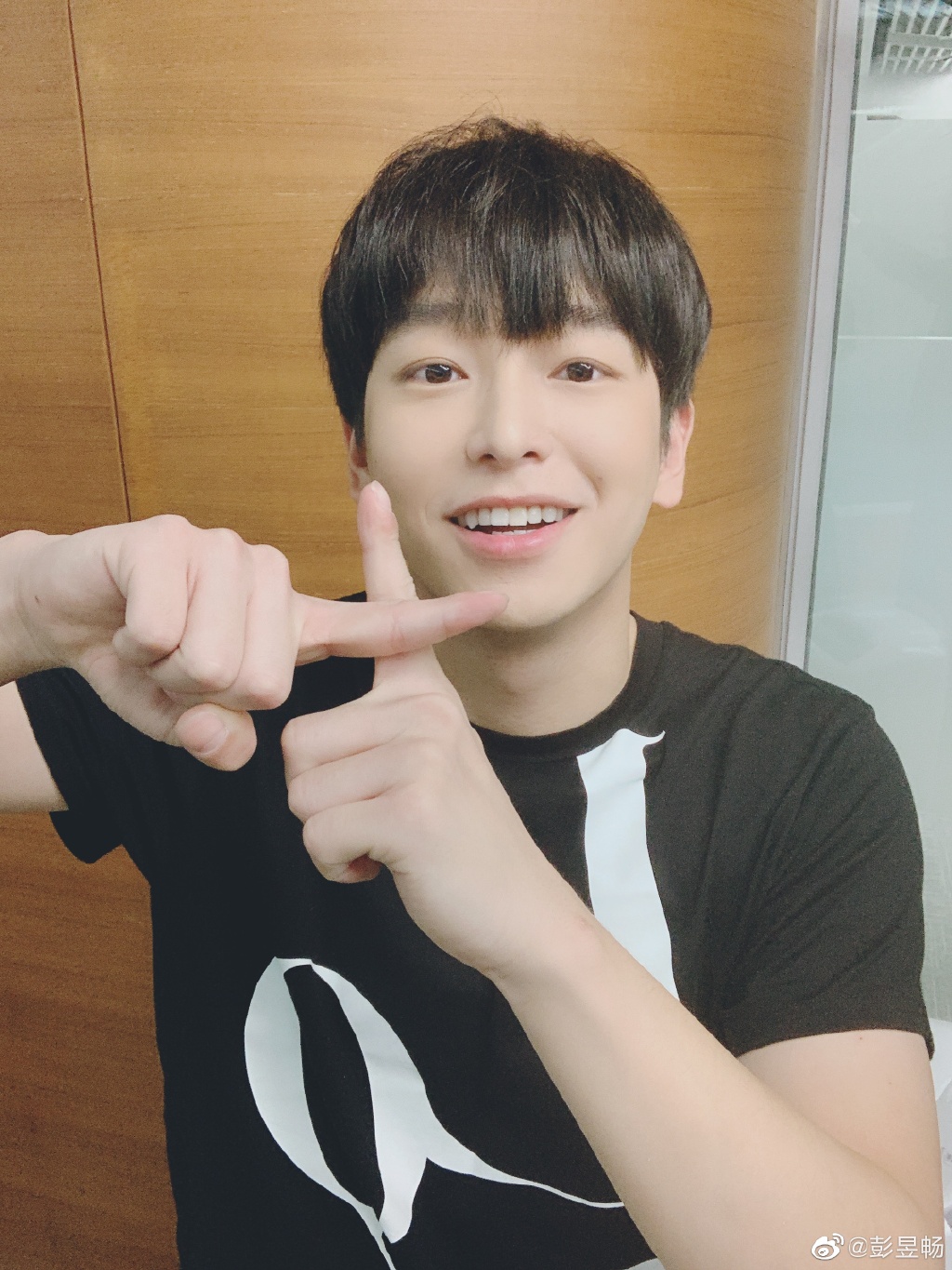 彭昱畅和黄渤怎么那么像(彭昱畅和黄渤是什么关系)