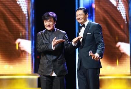 成龙60大寿怎么不请周润发？周润发敢惹成