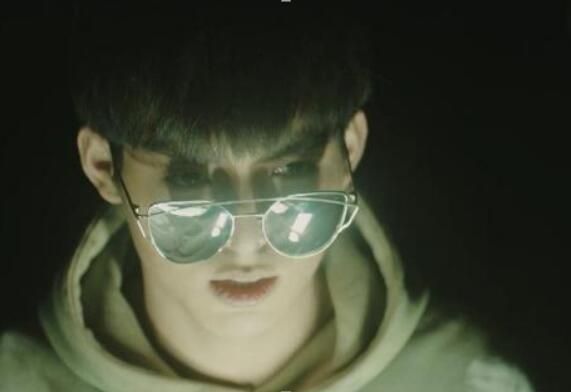 王皓轩吴亦凡是什么关系?王皓轩哪一年出生 王皓轩吴亦凡是什么关系?王皓轩哪一年出生