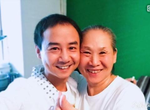 苇青是哪一年出生的?苇青的家庭情况资料介 苇青是哪一年出生的?苇青的家庭情况资料介