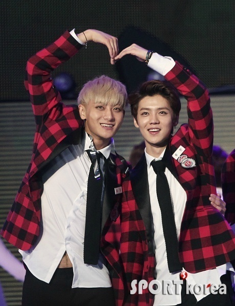 黄子韬鹿晗谁最有钱？王思聪为什么骂黄子韬