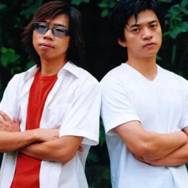 这些年歌手李健的长相变化图(歌手李健近照)