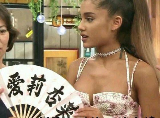 A妹为什么叫爱莉杏菜？a妹单脚拉屎是什么