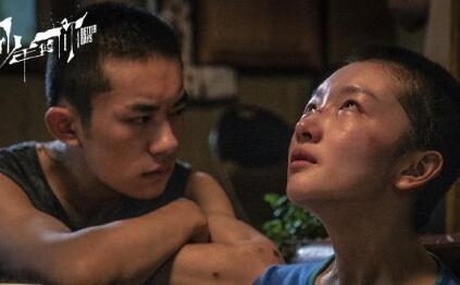 千玺的女朋友宋婕照片(宋婕易烊千玺的接吻照)