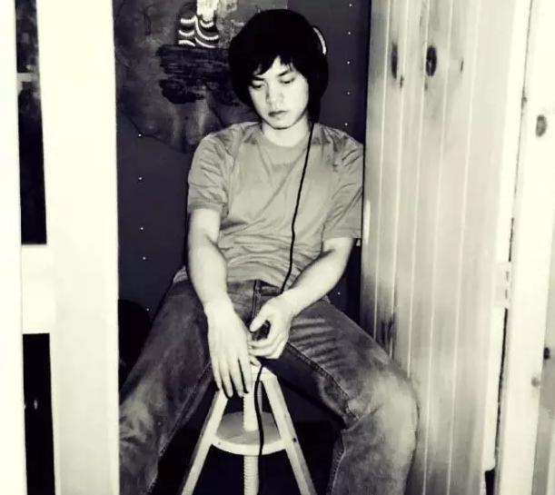 这些年歌手李健的长相变化图(歌手李健近照)