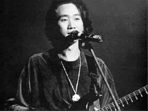 黄家驹脸上为什么有坑？黄庆阳是黄家驹转世