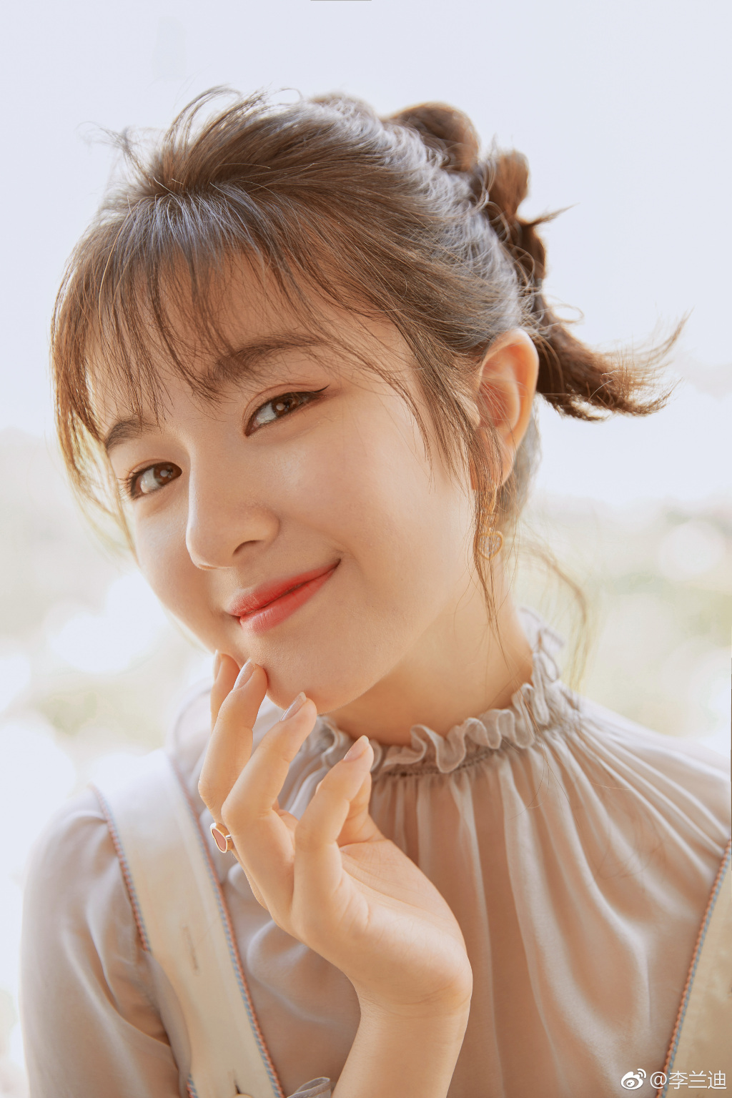 李兰迪为什么叫瞳孔女神？李兰迪手臂上是胎