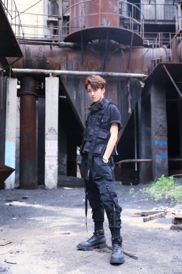 何洛洛为什么叫萧山阔少迈巴赫