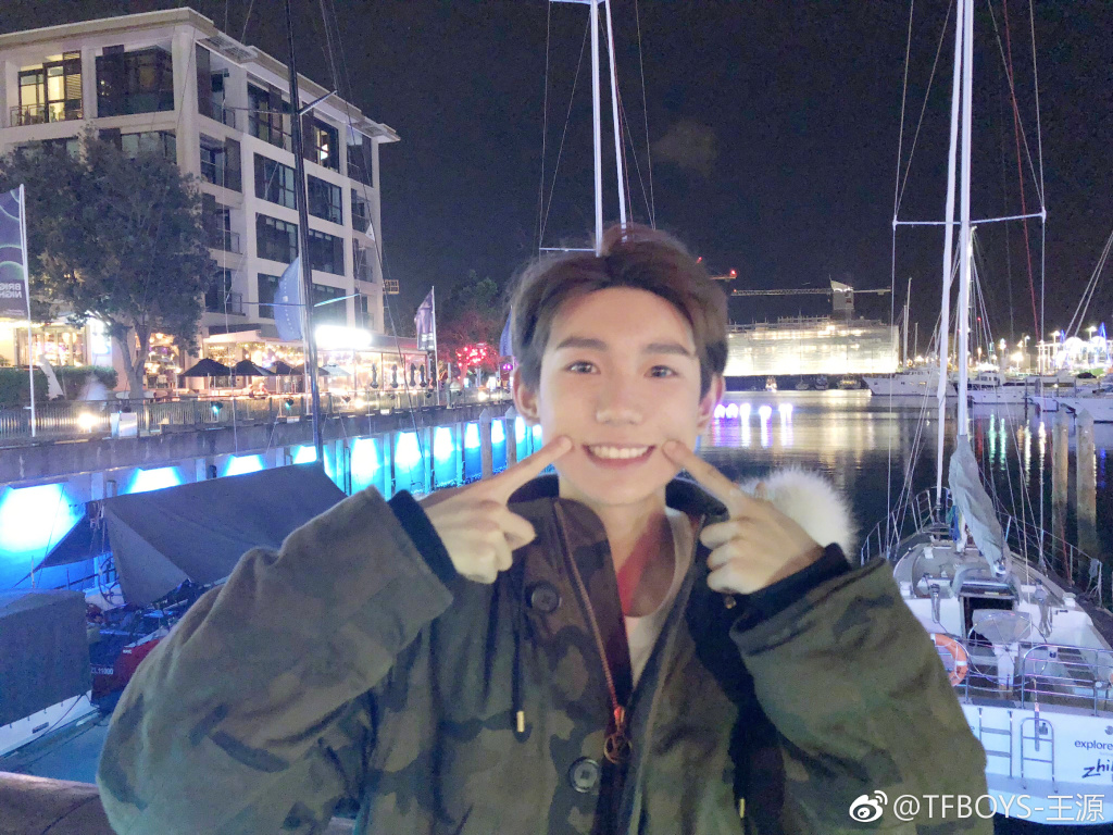 王源为什么叫刚哥？王源是越来越丑了吗来个