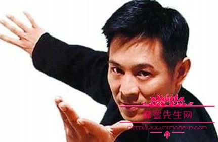 李连杰和周润发谁成就更大？最新明星网络人(周润发和李连杰谁在影坛的地位更高?)