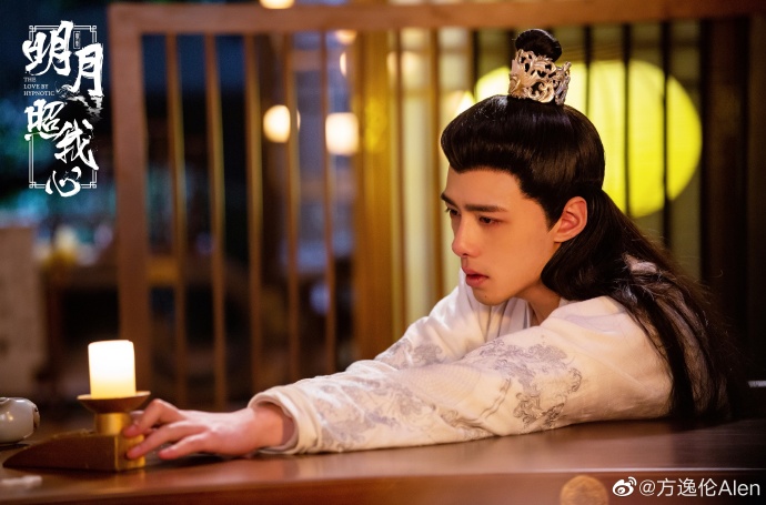 方逸伦和张艺兴很像俩人什么关系(方逸伦 张艺兴)