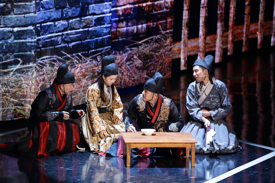 海一天《跨界喜剧王》首搭潘长江 变身神探 海一天《跨界喜剧王》首搭潘长江 变身神探