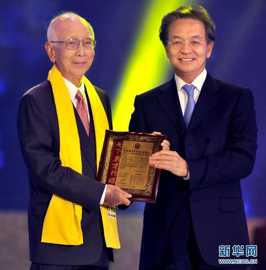 邹文怀杀死李小龙真相(李小龙被毒死) 邹文怀杀死李小龙真相(李小龙被毒死)