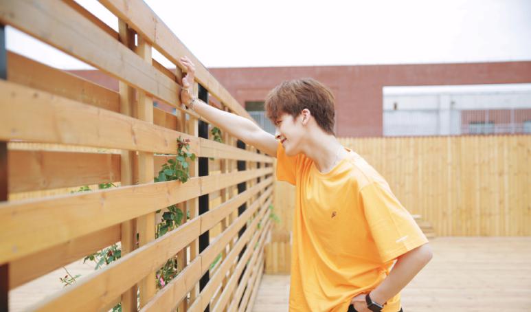 何洛洛为什么叫萧山阔少迈巴赫