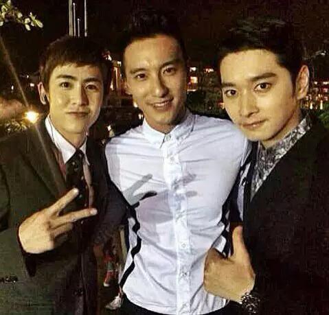 尼坤、张佑荣为什么退出2pm?尼坤残的太 尼坤、张佑荣为什么退出2pm?尼坤残的太